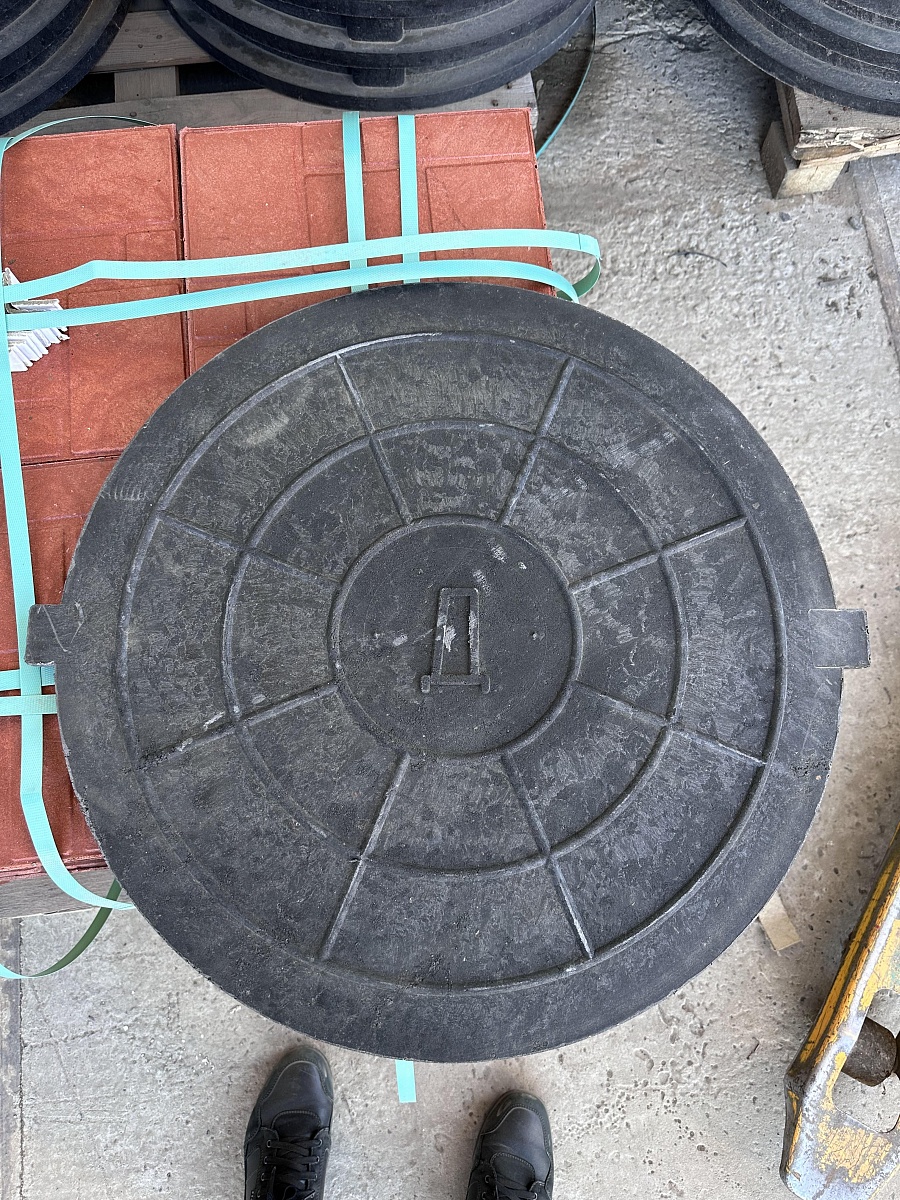 Новое поступление полимерпесчанных люков